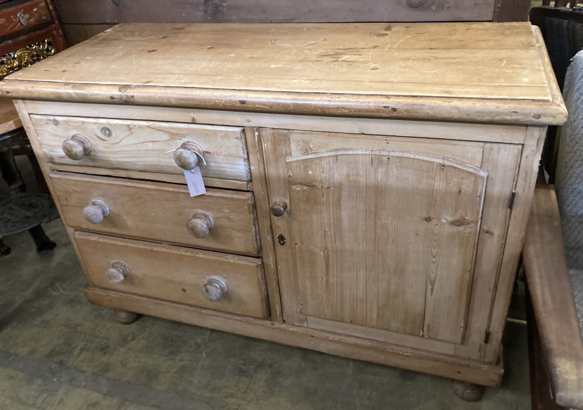 A Victorian pine low dresser, width 120cm, depth 50cm, height 84cm